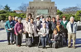 屋外への外出を楽しむ参加者